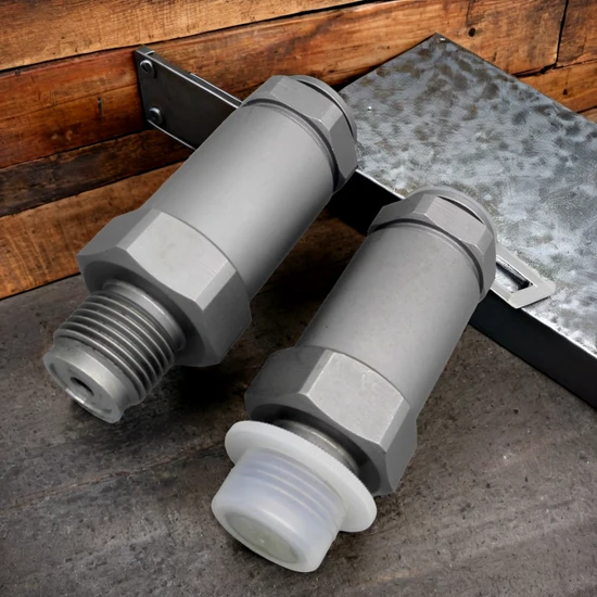 Small Press Regulating Valve 1110010029 2854543 Limiting Valve for Engine Spare Parts