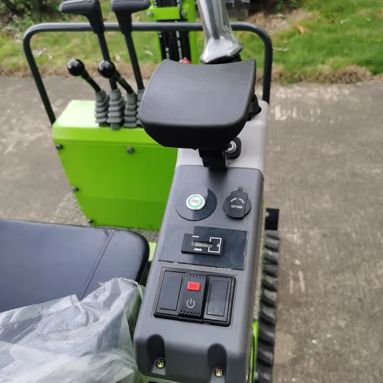 Yuchai-Mye12-New-Mini-Excavadora-1-Ton-Mini-Hydraulic-Excavator-Euro-V-Sale-Small-Digger