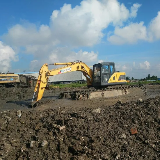 Yuchai-Yc135s-Amphibious-Excavator-Construction-Machinery-13-5-Ton-Special-Excavator-Customized